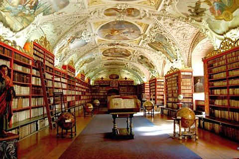 Strahov Monestray Library Prag_01a.jpg